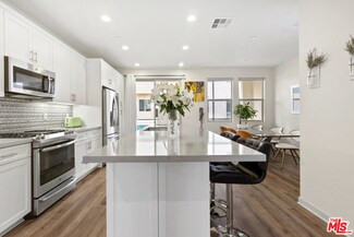 19544 Empire Ln, Northridge, CA 91324