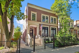 3636 N Janssen Ave, Chicago, IL 60613