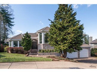 2054 Morning View Dr, Eugene, OR 97405