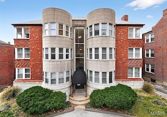 907 S Hanley Rd Unit 5, Saint Louis, MO 63105