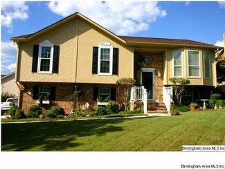 9529 Eastpointe Cir, Birmingham, AL 35217