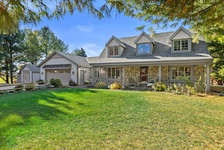 W356 Allen Rd, Oconomowoc, WI 53066