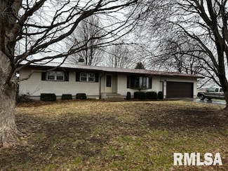 101 W Hartman St, Reynolds, IL 61279