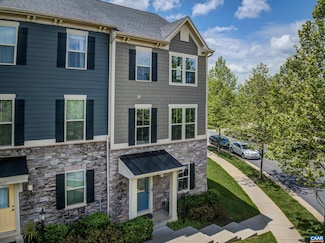 905 Flat Waters Ln, Charlottesville, VA 22911