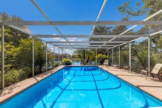 326 E Lake Dr, Sarasota, FL 34232