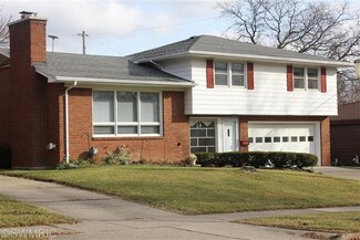 2211 Pamela Place, Lansing, MI 48911