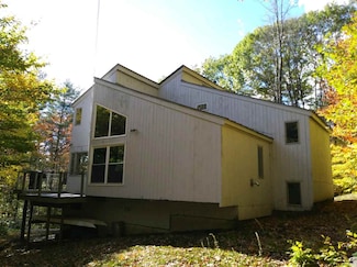 821 Hard Rd, Quechee, VT 05059