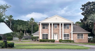 70 Country Club Dr E, Destin, FL 32541