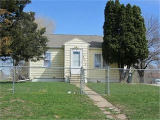 2014 Clearview St, Waterloo, IA 50703