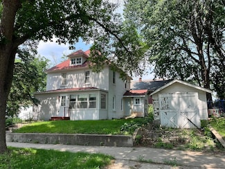 326 E Vine St, Mankato, MN 56001