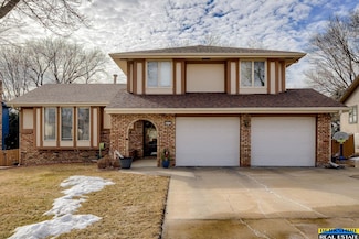 5836 S 107th St, Omaha, NE 68127