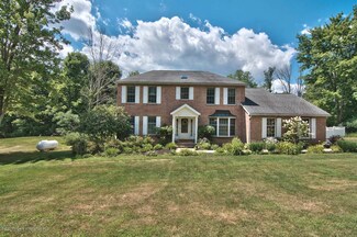 140 Kimberly Cir, Clarks Summit, PA 18411