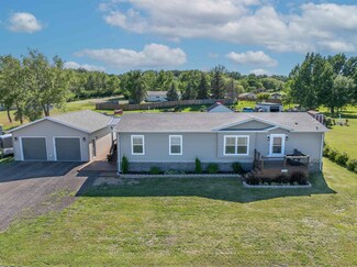 5304 Zaharia Dr, Minot, ND 58701