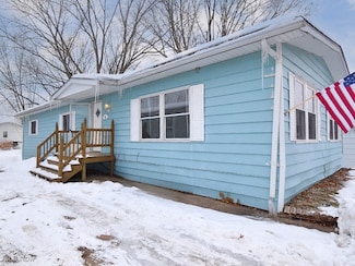 11062 Leader Rd, Chardon, OH 44024