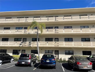 6070 80th St N Unit 404, Saint Petersburg, FL 33709