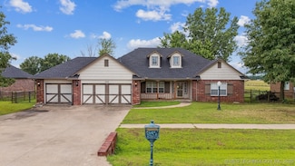 1018 W Evergreen St, Skiatook, OK 74070