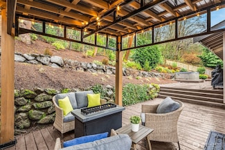 6700 81st Ave SE, Mercer Island, WA 98040