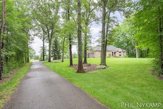 15111 Ransom St, Holland, MI 49424