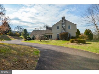 245 Valley View Rd, Riegelsville, PA 18077