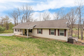 86 Spitler Cir, Greenville, VA 24440