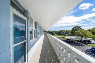 4715 Bay St NE Unit 325, Saint Petersburg, FL 33703