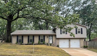8223 Leatrice Dr, Little Rock, AR 72227
