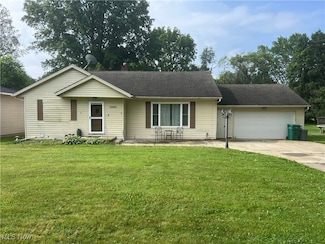 3290 Sweitzer St NW, Uniontown, OH 44685