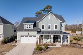88 Daylight Dr, Hampstead, NC 28443
