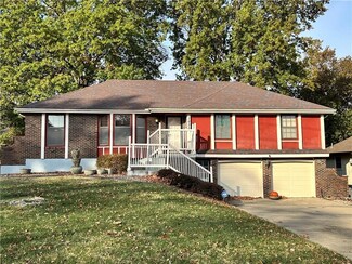 7820 Westridge Rd, Raytown, MO 64138