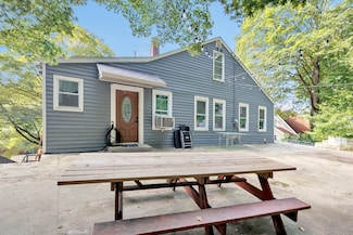 18 Vose St, Ansonia, CT 06401