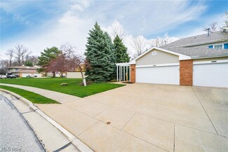 6709 N Ivy Ln, Cleveland, OH 44130