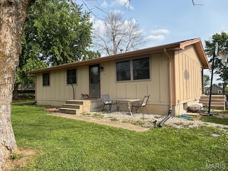 110 Windmill Ln, Shelbina, MO 63468