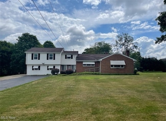 6303 Clingan Rd, Youngstown, OH 44514