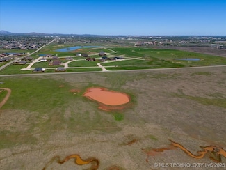 8 SW 67th St, Lawton, OK 73505