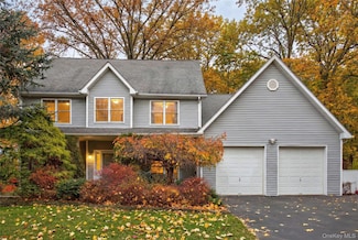 9 Exeter Cir, Beacon, NY 12508