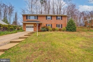 4721 Springbrook Dr, Annandale, VA 22003
