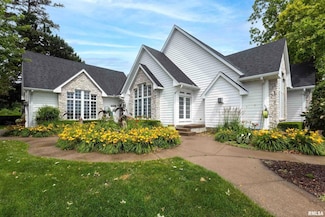 21945 Great River Rd, Le Claire, IA 52753