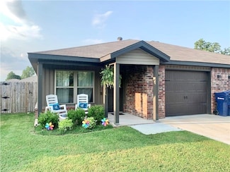 1703 E Central St, Siloam Springs, AR 72761