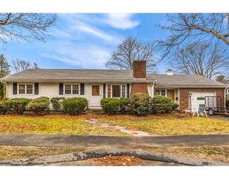 6 Eisenhower Ave, Beverly, MA 01915