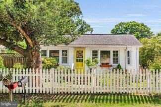 735 Shore Dr, Edgewater, MD 21037