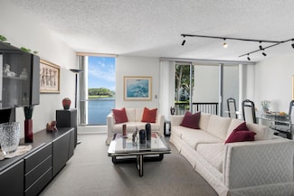 805 Bridgewood Place, Boca Raton, FL 33434