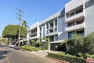 906 N Doheny Dr Unit 404, West Hollywood, CA 90069