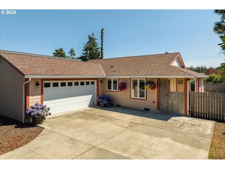 1912 18th St, Florence, OR 97439
