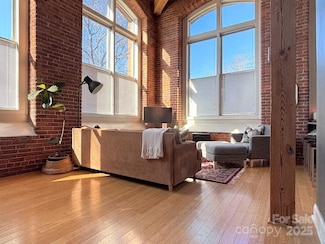 201 S Hoskins Rd Unit 136, Charlotte, NC 28208