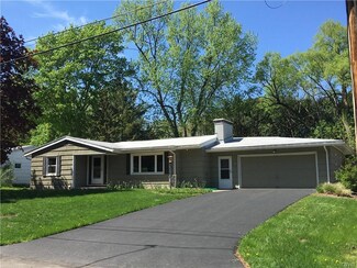 304 Standish Dr, Syracuse, NY 13224