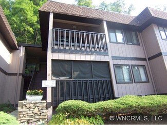 29 Lake Dr, Hendersonville, NC 28739