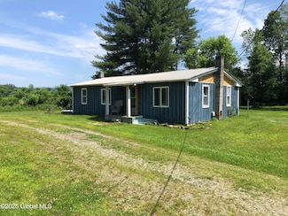 141 Coon Ln, Salem, NY 12865