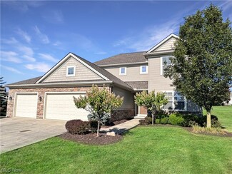 323 Wedgewood Cir, Broadview Heights, OH 44147