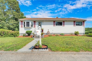 89 Vineyard Ave, Cumberland, RI 02864
