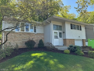 23 N Lake Shore Dr, Rockaway, NJ 07866